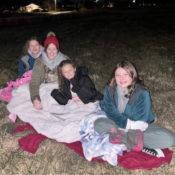 Meet your Posher, Faith - Picture 13 of 16